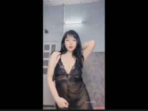 Sexx viêt gái xinh dú to nhảy sexy